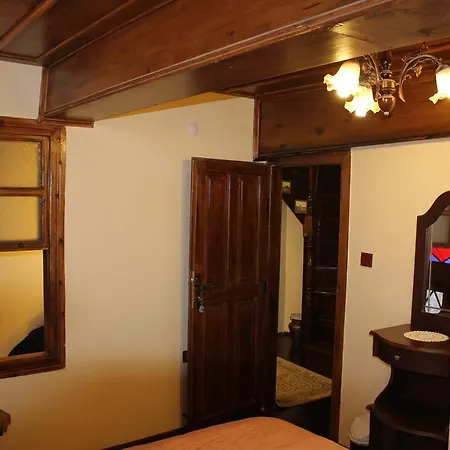 Papazin Konagi Guest house 2*