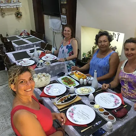 Papazin Konagi Guest house Ayvalik