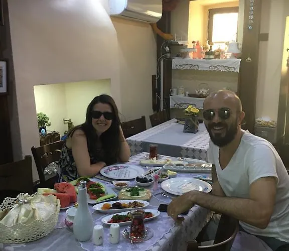 Papazin Konagi Pensionat Ayvalı